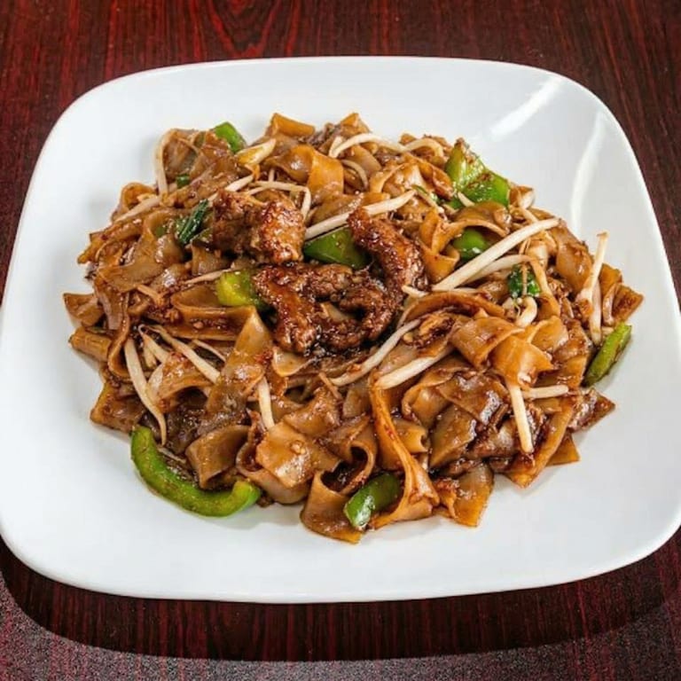 Savor Our Lunch Delights